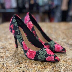 Christian Siriano Black and Fucia Floral Pump